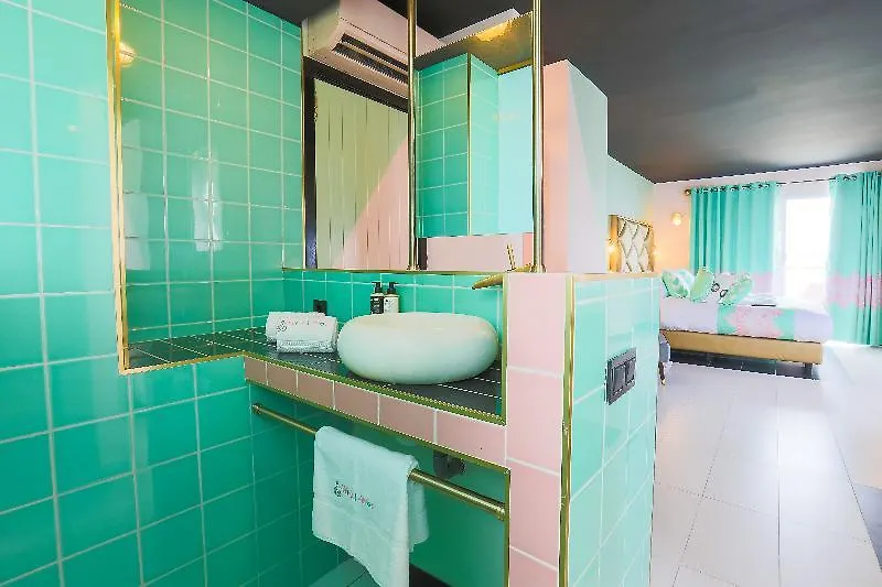 Wi-Ki-Woo (Adults Only) Aparthotel San Antonio  2*, San Antonio (Ibiza)